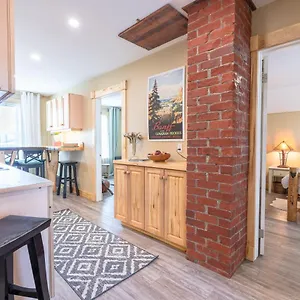 craftsmans-loft-heritage-charm-5-min-to-dt.calgaryhotelsearch.com/